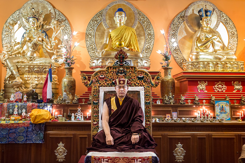 Jamgon Kongtrul Rinpoche with the red crown, in Tar, Hungary 2017